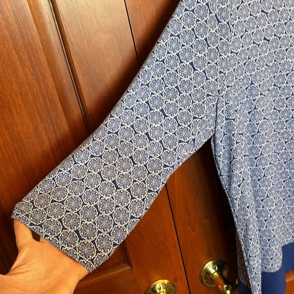 Chicos, blue and white ladies flowered top size 3 - Picture 5 of 6